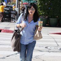 Selma Blair carries a cool drink as she leaves Urth Caffe | Picture 112804